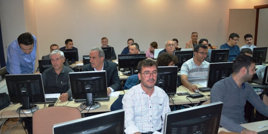 Konya SMMMO’da ileri düzey excel eğitimi