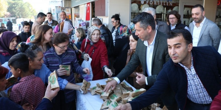 Safranbolu Belediyesinden kandil simidi ikramı