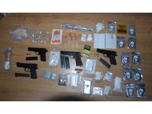 İstanbul Polisinden Zehir Tacirlerin Şafak Operasyonu