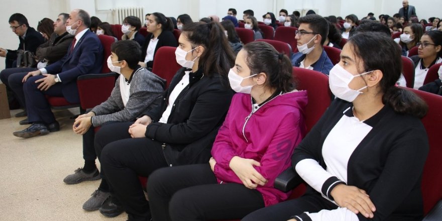 650 öğrenci maske takarak ‘Lösemi’ye dikkat çekti