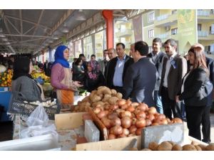 Baydemir Bdp Heyetine Pazardan Hediye Aldı