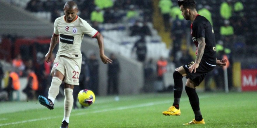 Süper Lig: Gaziantep FK: 0 - Galatasaray: 2 (İlk Yarı)