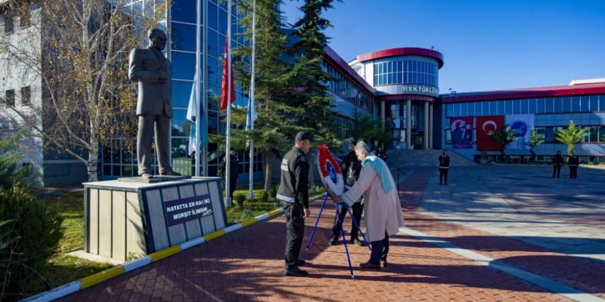 Van YYÜ’de Atatürk’ü anma töreni