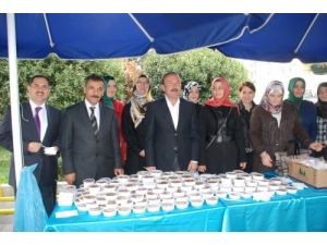 Erkul Koleji, Yaklaşık 4 Bin Kişiye Aşure Dağıttı