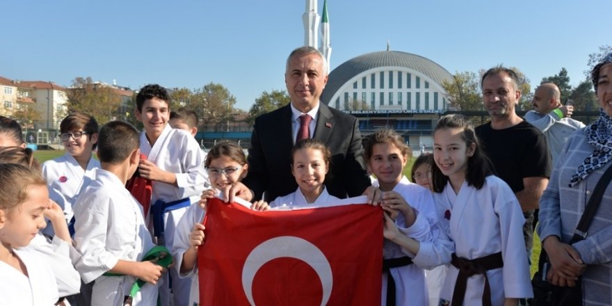 Başkan Babaoğlu, sporcular ve aileleriyle bir araya geldi