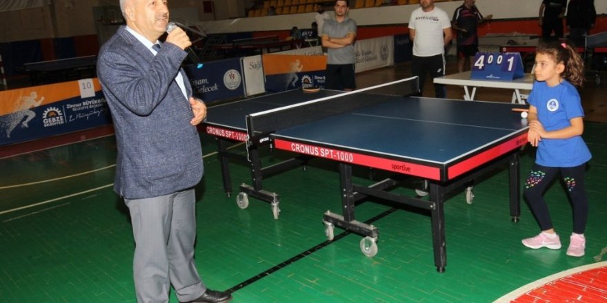 Gebze’de masa tenisi turnuvası başladı