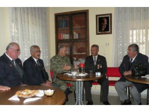 Tümgeneral Angun, Şehit Ailelerini Ve Gazileri Ziyaret Etti