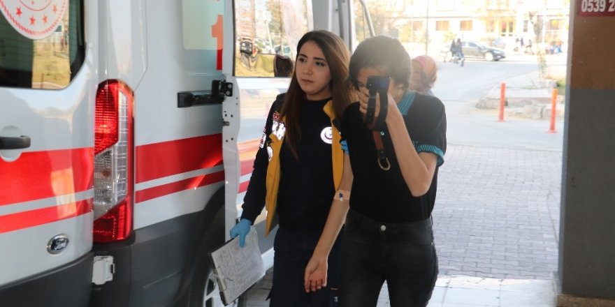 Sivas’ta 4 öğrenci gıda zehirlenmesi şüphesiyle hastaneye kaldırıldı