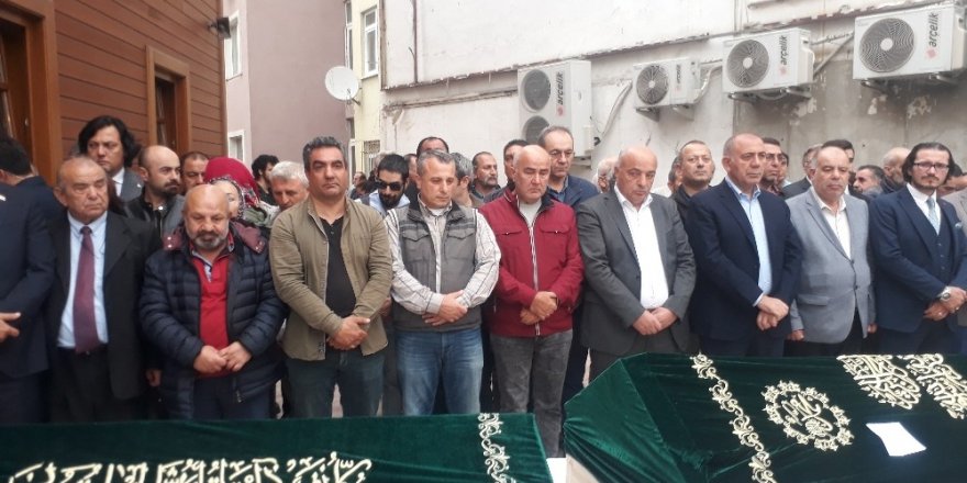 Fatih’te evde ölü bulunan kardeşler son yolculuğuna uğurlandı