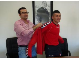 Uşaklı Maratoncu Akın Yeniceli, Uşak Sportif'e Transfer Oldu