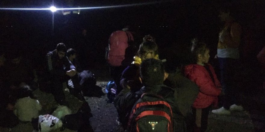 126 düzensiz göçmen yakalandı, 10 organizatör şüphelisi gözaltında