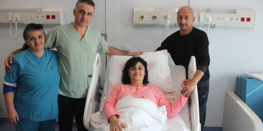 Azerbeycanlı genç kadın Malatya’da sağlığına kavuştu