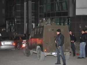 Hakkari Üniversitesi'nin rektörlük binasına saldırı düzenlendi