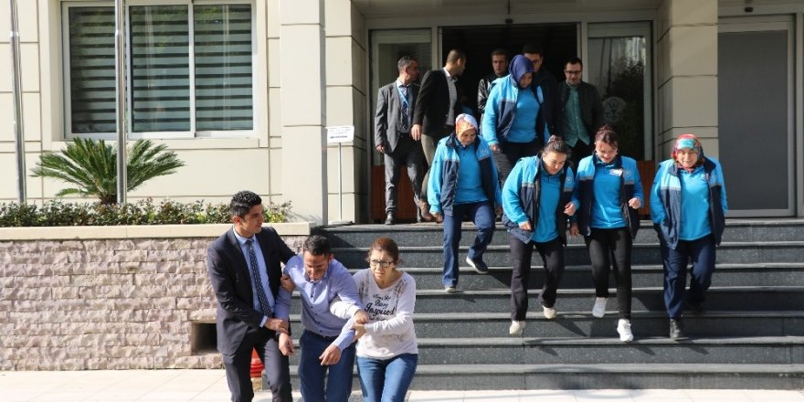 Manisa Büyükşehir Belediyesinin tatbikatı gerçeği aratmadı