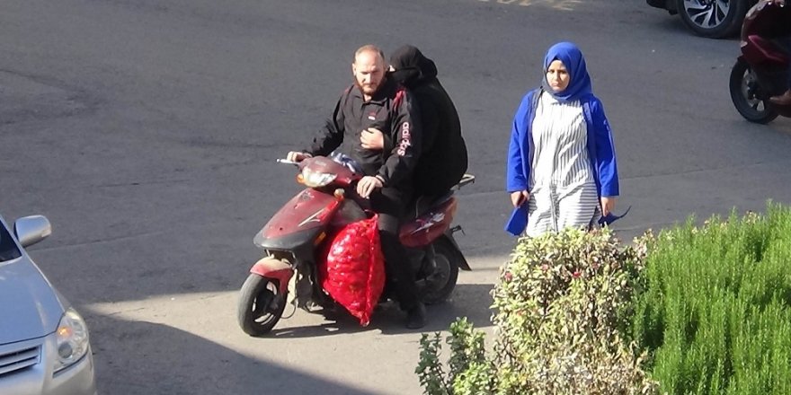 Kilis’te eşya ve yük taşınan motosikletler tehlikeye davetiye çıkarıyor