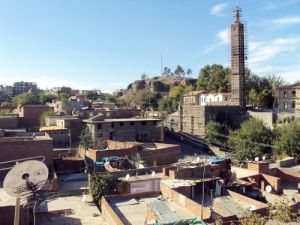 Diyarbakır Surları İçin Kaçak Yapılar Yıkılıyor