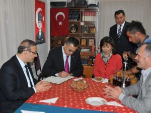 Kazakistan Büyükelçisi'nden Köy Ziyareti