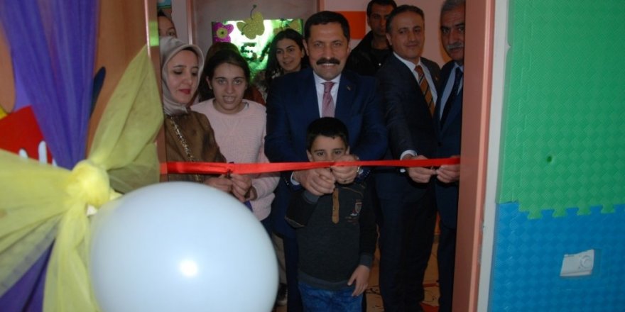 Ardahan’da özel eğitimli öğrenciler için eğitim verecek otizmli sınıfları ve spor salonu açıldı