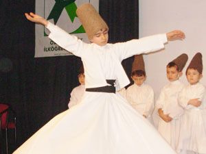 Küçük semazenler beğeni topladı