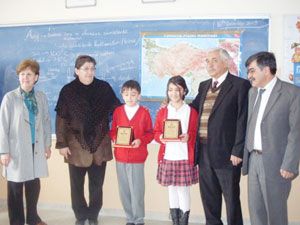 Bilim’den başarılı öğrencilere ödül