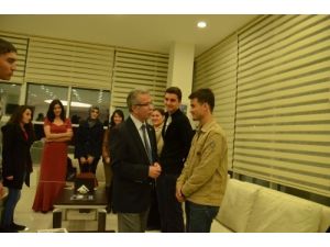 Rektör Bircan, Yabancı Öğrencilerle Yemekte Buluştu
