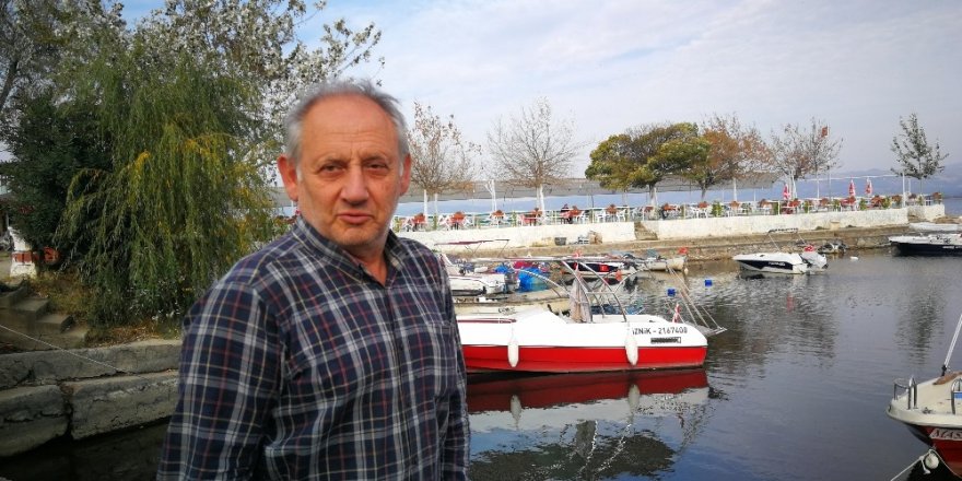 Teknesiyle gölde kaybolan doktoru balıkçılar buldu