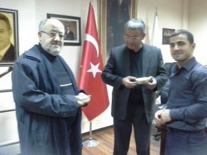 Hayat Akademi Kamu Kurumlarına Aşure Dağıttı