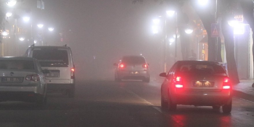 Aksaray’da yoğun sis trafiği olumsuz etkiliyor