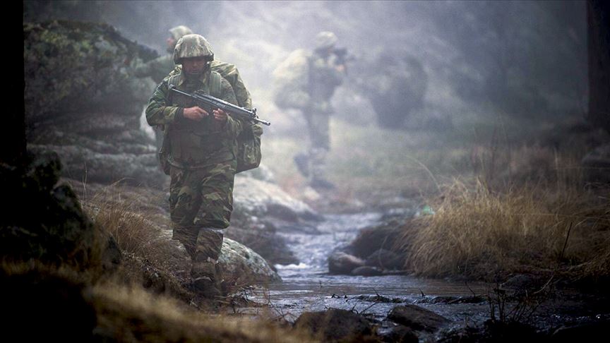 4 PKK’lı terörist teslim oldu