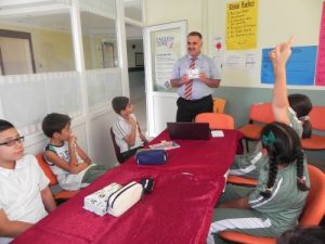 Emine Nakıboğlu Koleji’nde İngilizce Uygulamalı Öğretiliyor