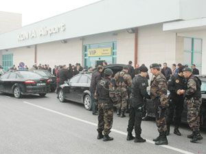 Başbakan sis nedeniyle Konya'dan ayrılamadı