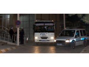 Üniversitedeki Olaylarda 25 Kişi Gözaltına Alındı