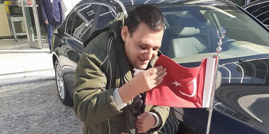 Vatan ve bayrak sevgisi engel tanımıyor