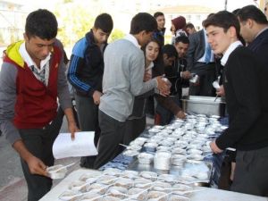 Karapınar'da 8 bin kişiye aşure dağıtıldı
