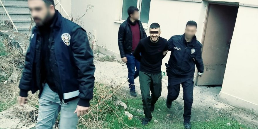 Silahla adam kaçıran 2 şüpheli polis tarafından yakalandı