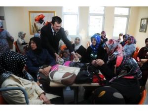 Pursaklar’da Binlerce Kişi Aşure Yedi