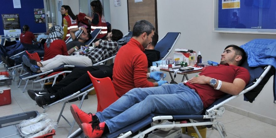 KMÜ’de kan bağışı ve kök hücre kampanyası