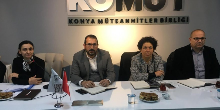 KOMÜT’te yeni müteahhitlik yasası konuşuldu