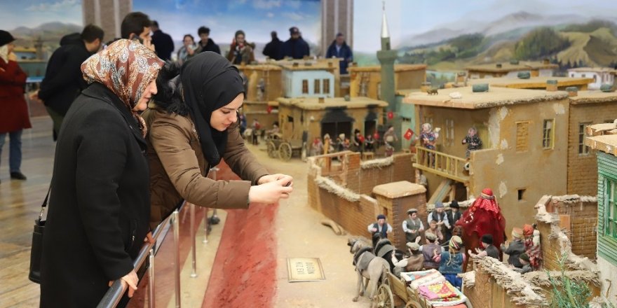 Konya Panorama ve Şehitler Abidesi Mevlana dostlarıyla dolup taşıyor