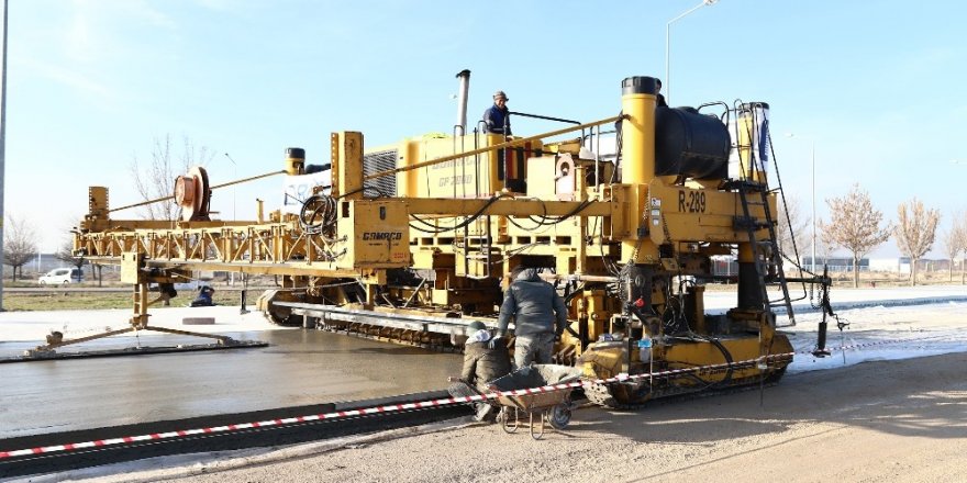 Konya Büyükşehir’den ilk kez beton yol uygulaması