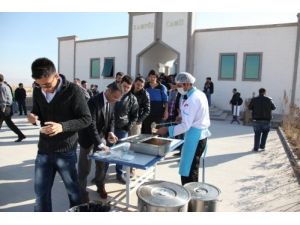 Kampüste Öğrencilere Aşure İkram Edildi