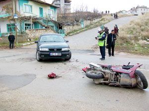 Beyşehir'de otomobil motosiklete çarptı: 1 yaralı