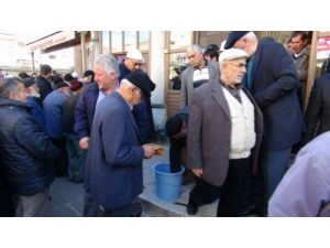 Yozgat’ta Cuma Namazı Sonrası Filipinliler İçin Yardım Toplandı