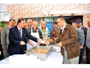 Başkan Keskin Aşure Dağıttı