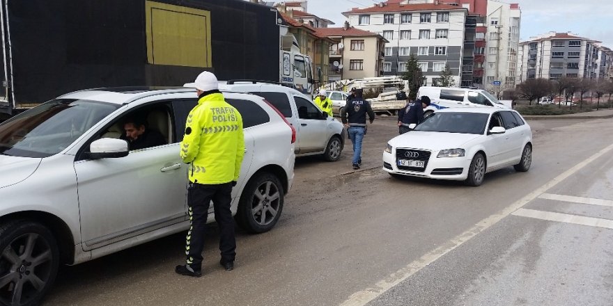 Kulu’da yılbaşı öncesi trafik denetimleri yoğunlaştı