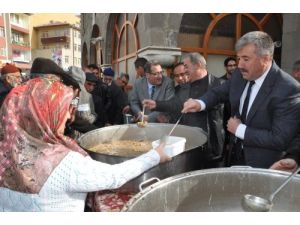 Akyurt Belediyesi 10 Bin Kişiye Aşure Dağıttı