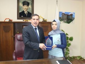 Öğrencilerden Barınma Sorunlarını Çözen Başkan Zenbilci'ye Teşekkür