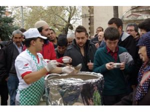 Balıkesir Ticaret Odası 20 Bin Kişiye Aşure Dağıttı