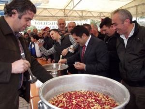 Sivil Toplum Kuruluşlarından Aşure İkramı