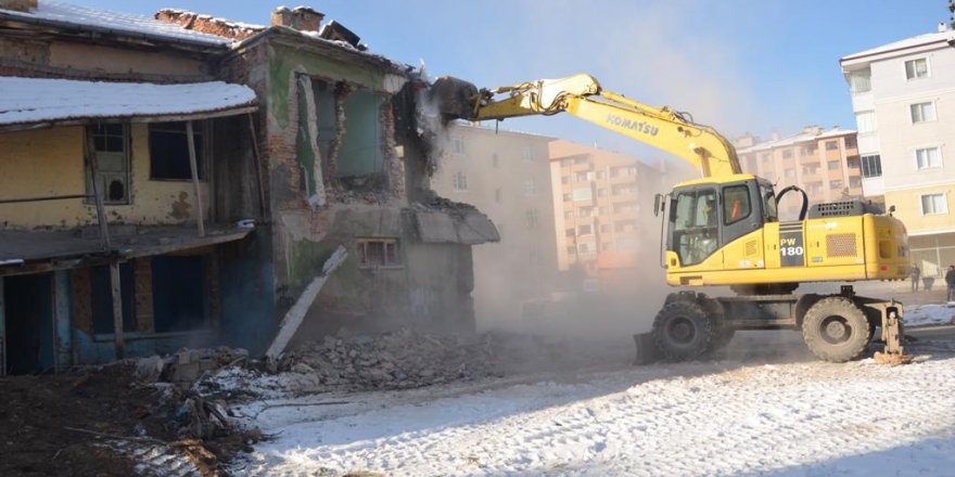 Ereğli Belediyesi metruk bina bırakmıyor